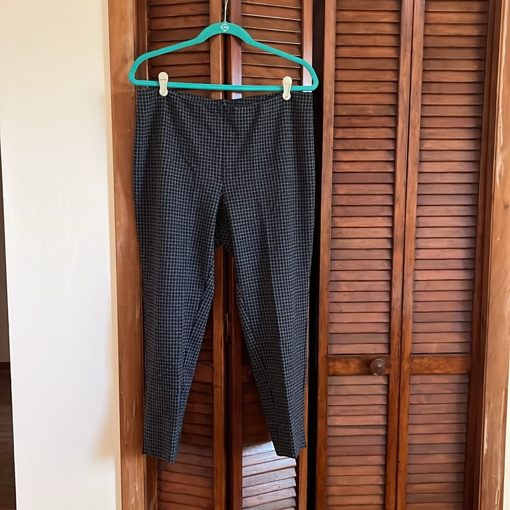Women's pants - Picture 2 of 3